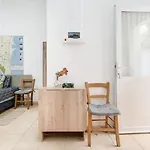 Cozy And Traditional - Ec *