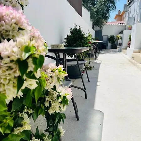 Cozy And Traditional - Ec Appartement Larnaca