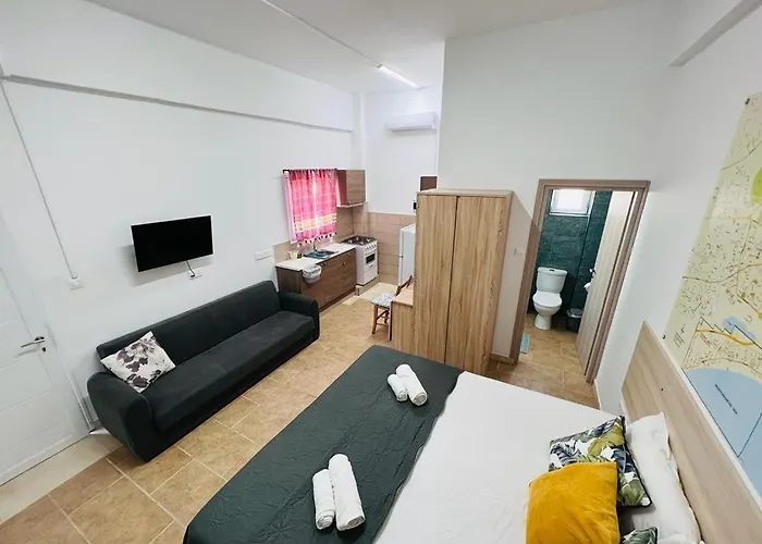 Cozy And Traditional - Ec Larnaca