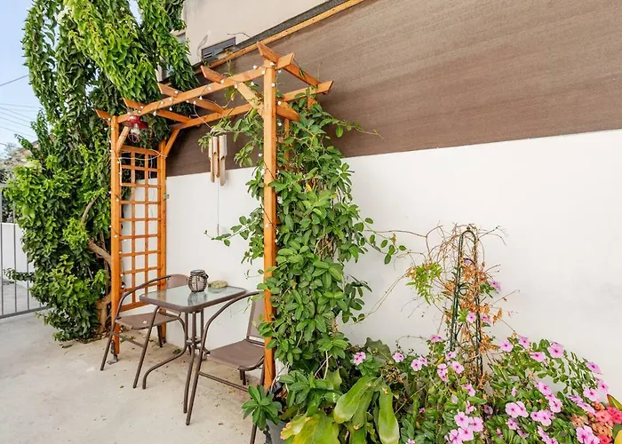 Cozy And Traditional - Ec *